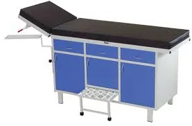 TREATMENT/EXAMINATION TABLE WITH TRIPLE CABINET